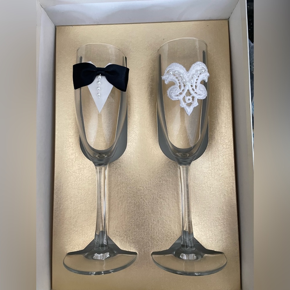 Bride and Groom wedding flutes
